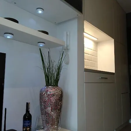 Sunny Day Center Apartment